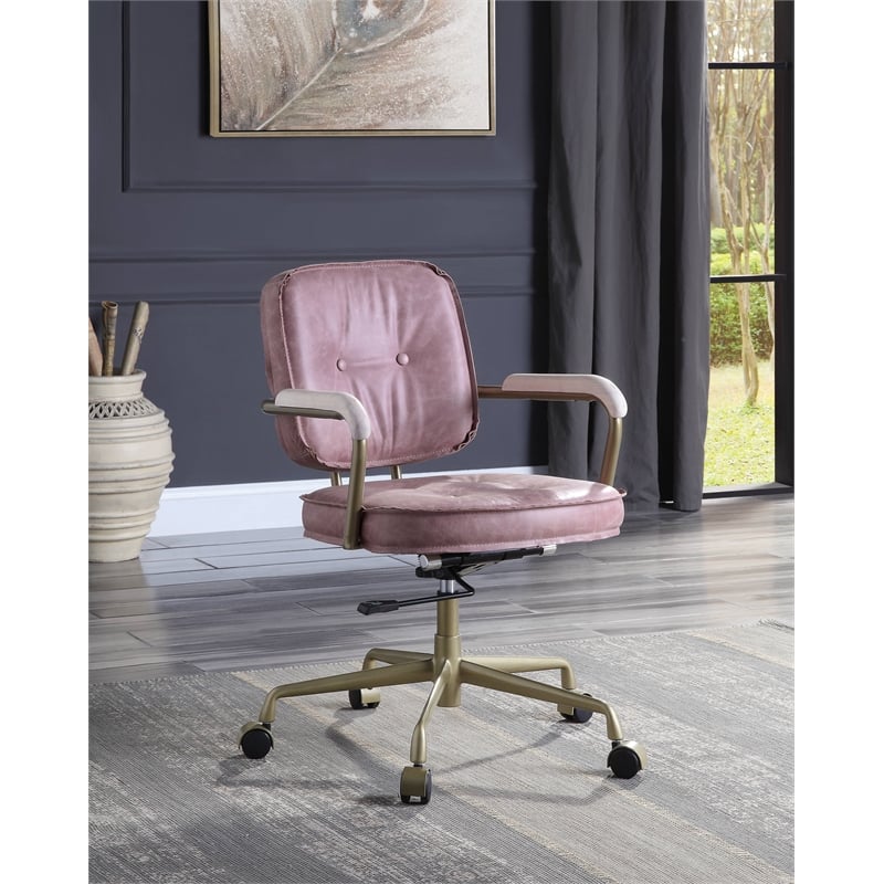 Scranton & Co Office Chair with Wooden Armrests in Pink Top Grain Leather
