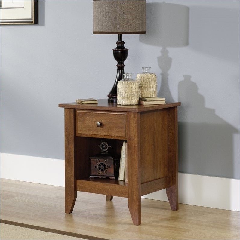 2 Piece Bedroom Set with Dresser and Nightstand in Oiled Oak