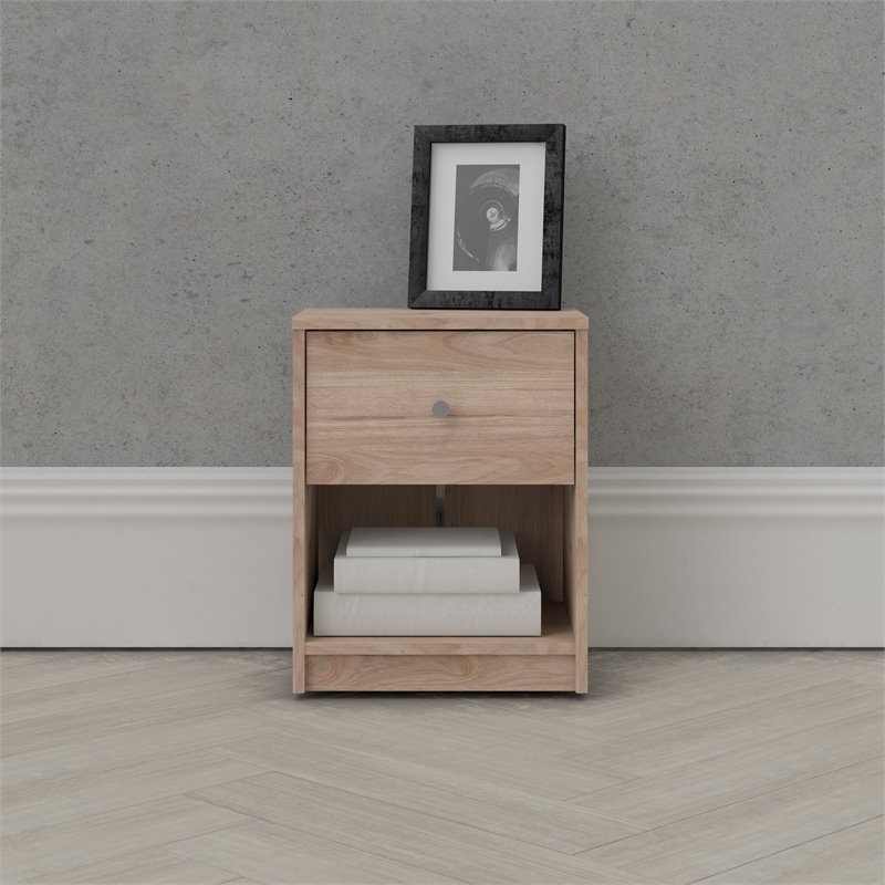 4 Piece Bedroom Set in Jackson Hickory