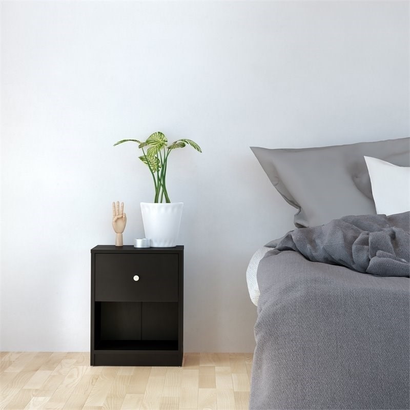Home Square Engineered Wood 4pc Set of Chest Dresser and 2 Nightstands in Black