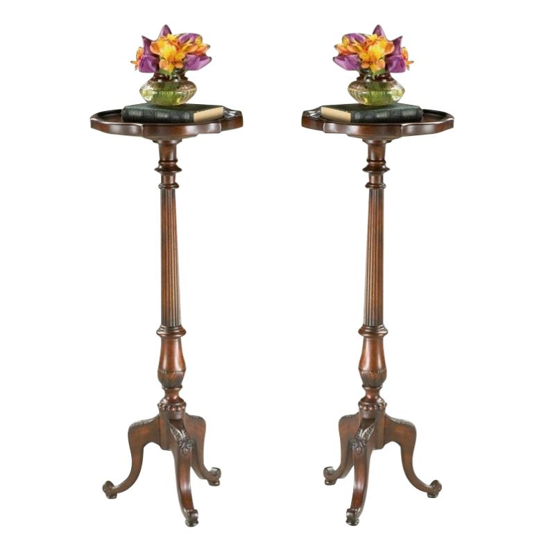 Home Square Traditional Pedestal Plant Stand in Plantation Cherry - Set of 2
