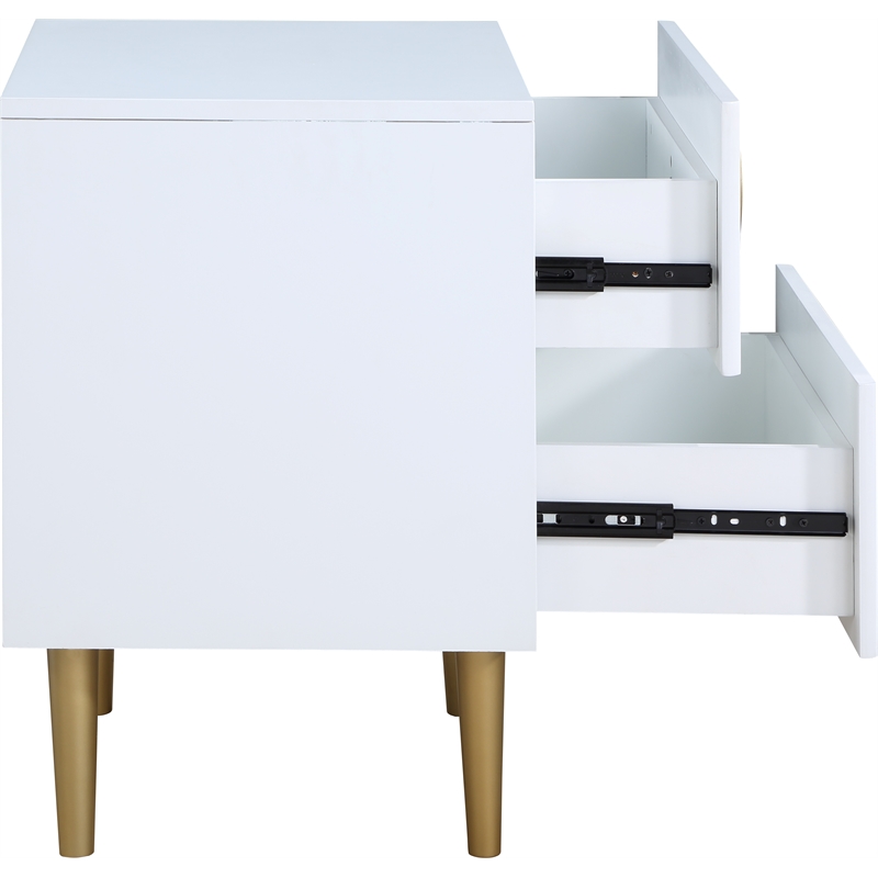 Home Square 3-Piece Set with Metal Nightstands and Chest in Rich White