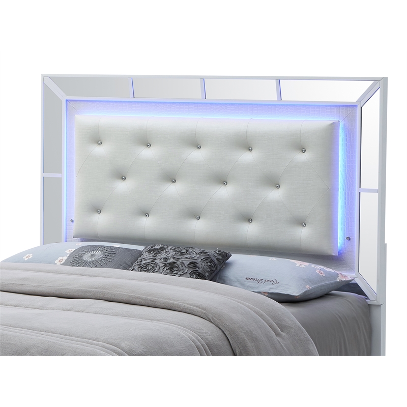 Maklaine Modern / Contemporary Queen Panel Bed in White Finish
