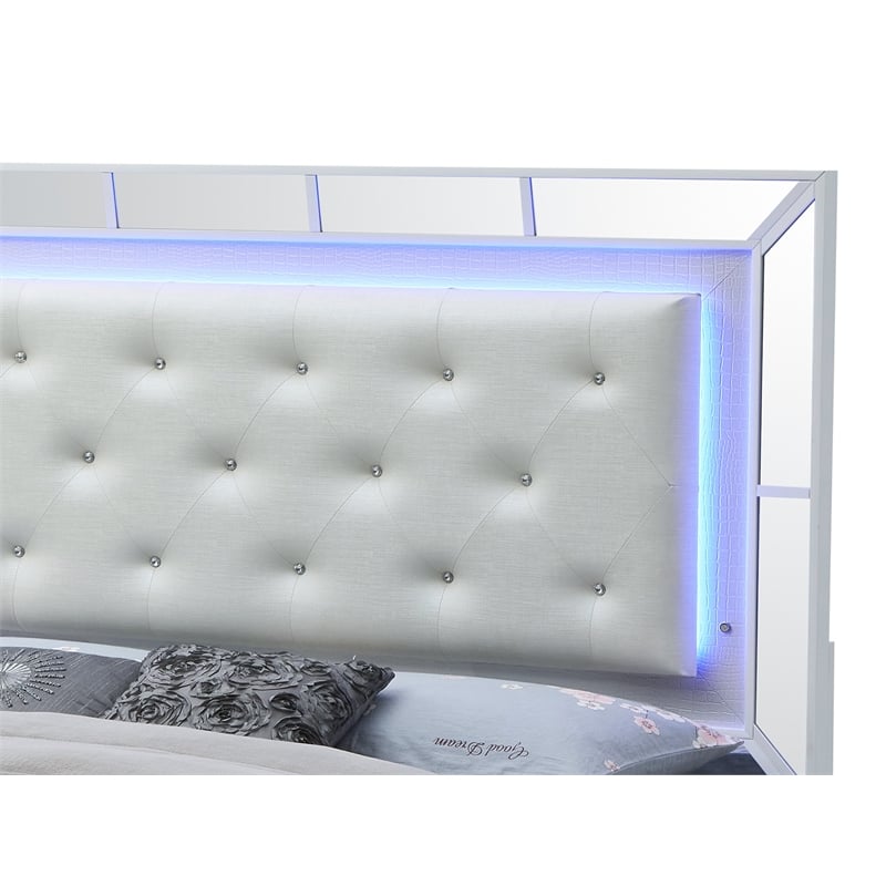 Maklaine Modern / Contemporary Queen Panel Bed in White Finish
