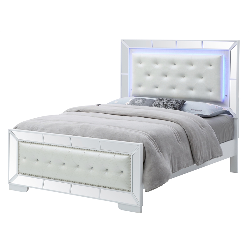 Maklaine Modern / Contemporary Queen Panel Bed in White Finish