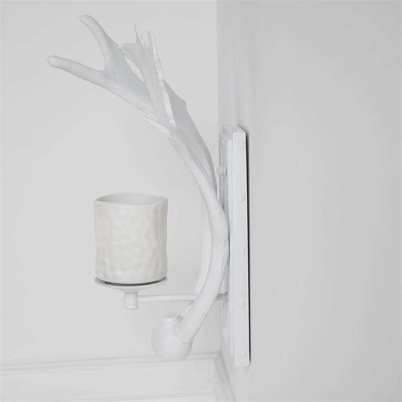 Maklaine Modern Farmhouse 8x19.5 White Resin Antlers Wall Sconce