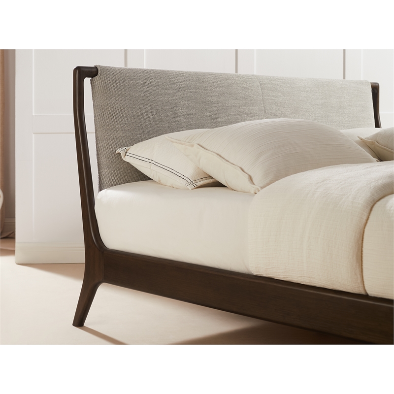 Maklaine Queen Platform Bed in Coffee Finish
