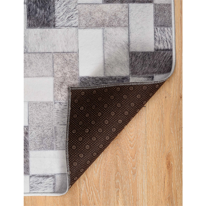 Laysan Home Transitional Woven Polyester 5'x7' Rug in Gray