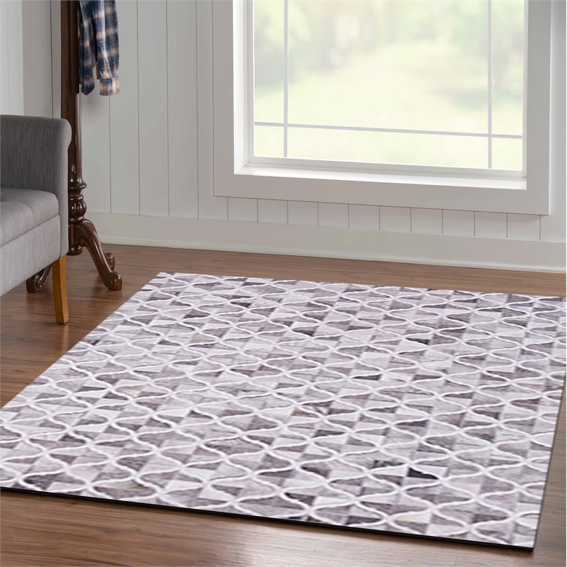 Laysan Home Transitional Woven Polyester 5'x7' Rug in Gray