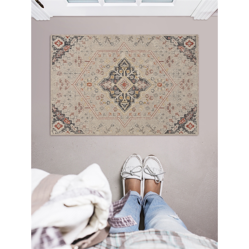 Laysan Home Traditional Machine Made Polyester 2'x3' Rug in Ivory