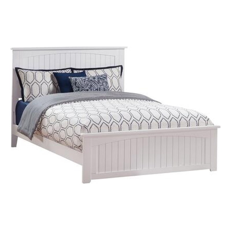 Leo & Lacey Queen Wood Foundation Bed with Matching Footboard in White