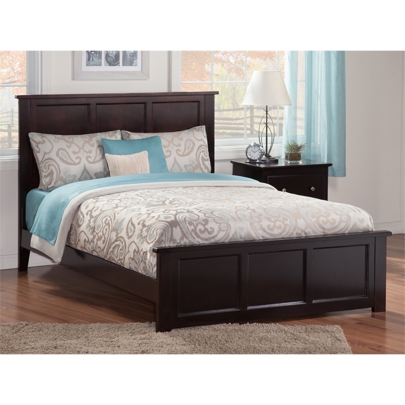 Leo & Lacey Queen Wood Foundation Bed with Matching Footboard in Espresso