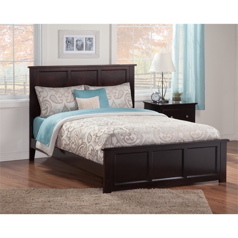 Leo & Lacey Queen Wood Foundation Bed with Matching Footboard in Espresso