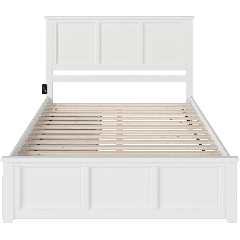 Leo & Lacey Queen Platform Bed with Matching Footboard & Storage Drawers - White