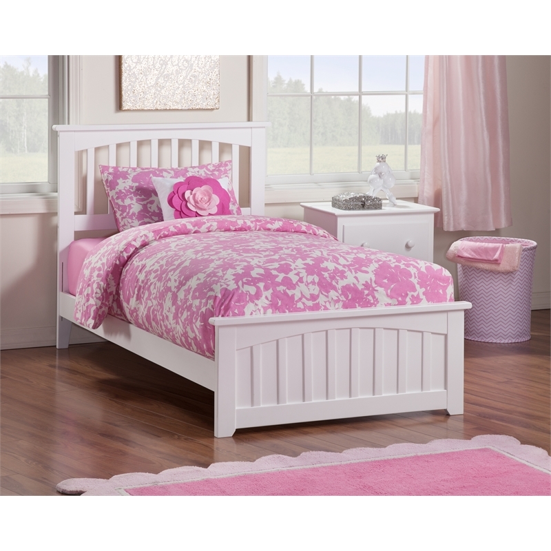 Leo & Lacey Twin XL Wood Foundation Bed with Matching Footboard in White