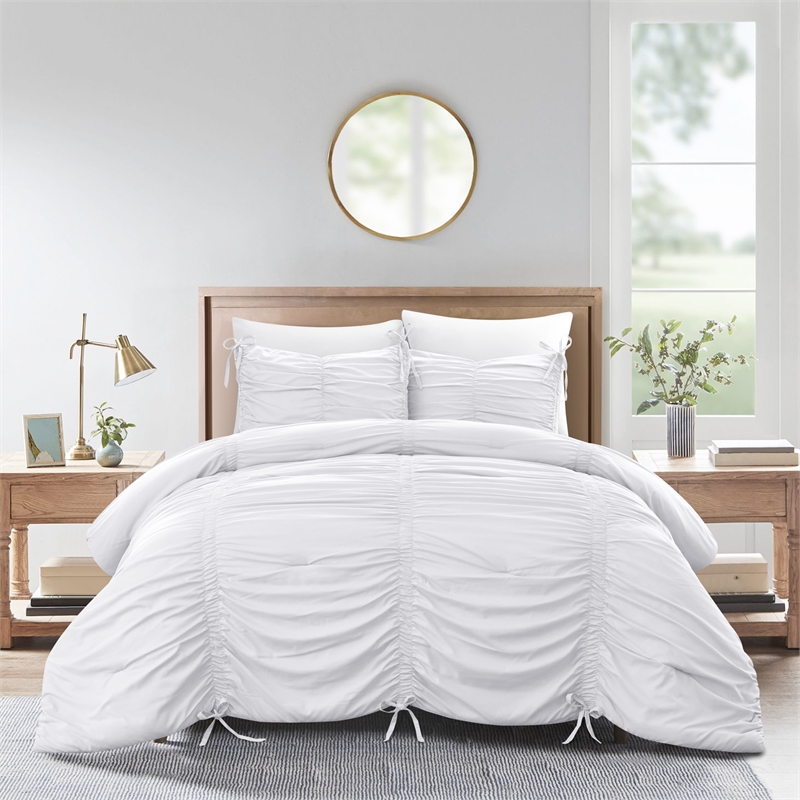 Posh Living Briseis 3pc Full/Queen Comforter Set White