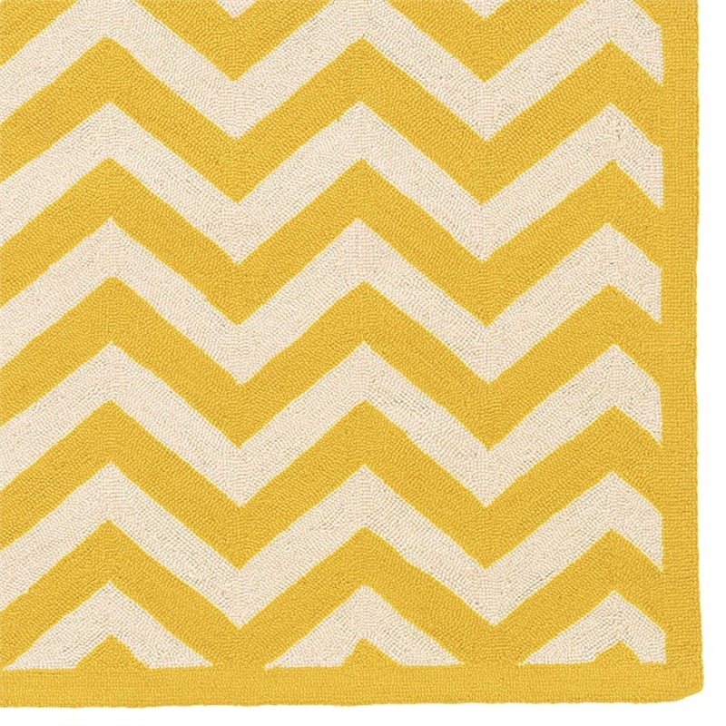 Riverbay Furniture 5' x 7' Hand Hooked Chevron Wool Rug in Yellow