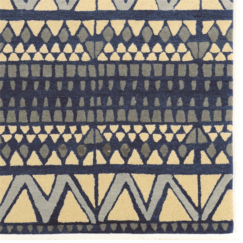 Riverbay Furniture 5' x 8' Hand Tufted Rug in Ivory and Blue