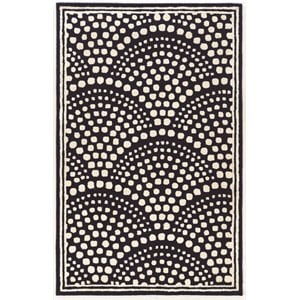 Riverbay Furniture 5' x 8' Hand Tufted Wool Rug in Navy and White