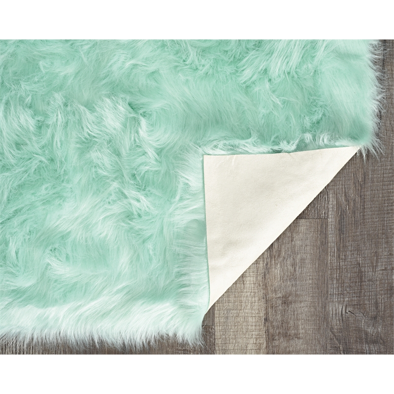 Riverbay Furniture Transitional Faux Fur Tufted Acrylic 5'x7' Rug in Blue