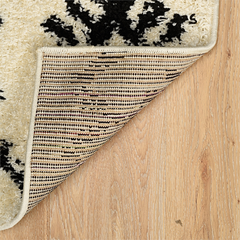 Riverbay Furniture Transitional Polypropylene 3'x5' Rug in Ivory and Black