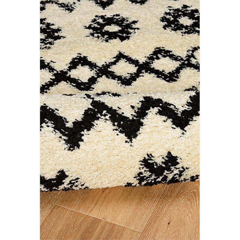 Riverbay Furniture Transitional Polypropylene 3'x5' Rug in Ivory and Black