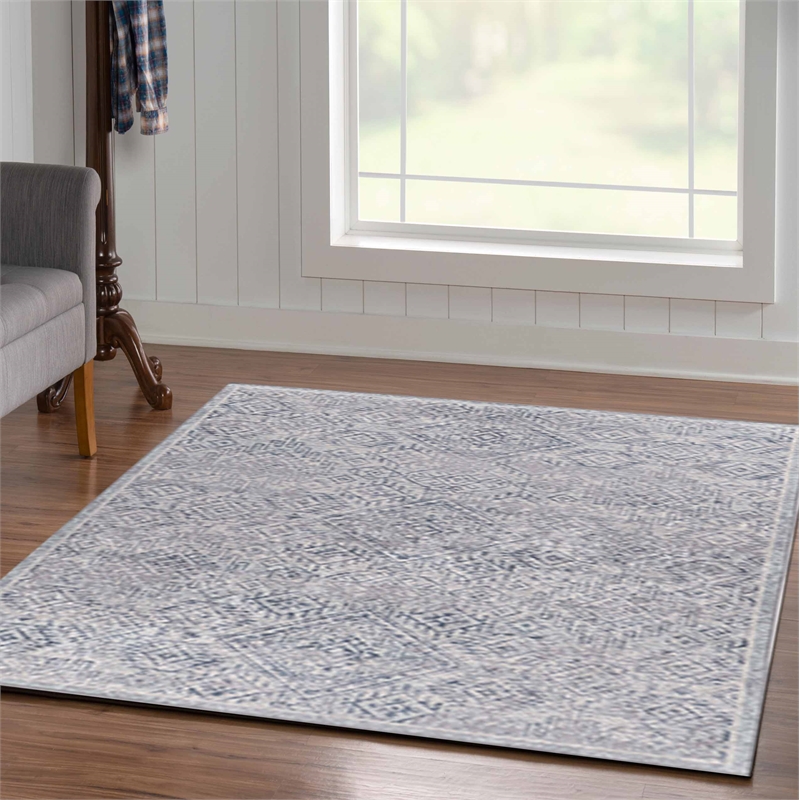 Riverbay Furniture Traditional Woven Polyester 5'x7' Rug in Gray