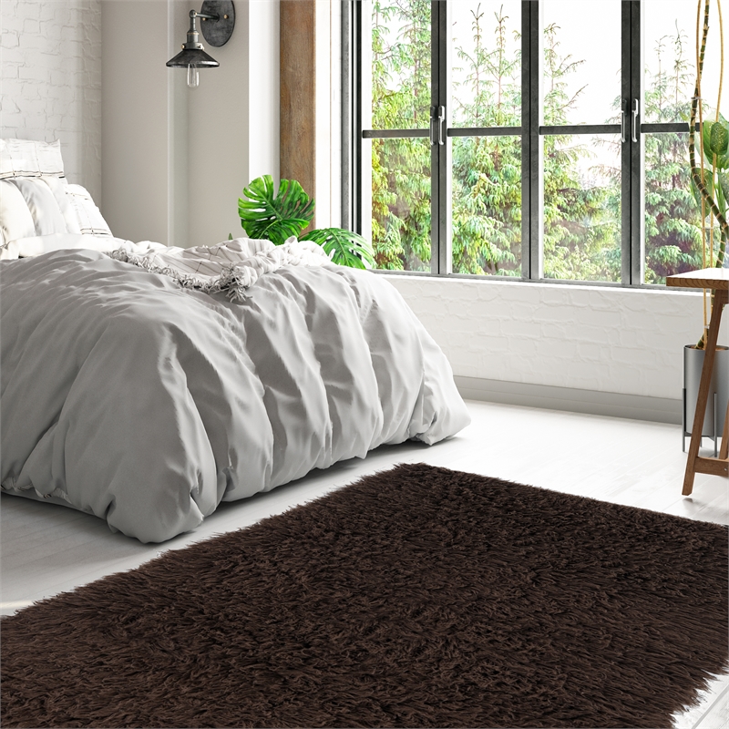 Riverbay Furniture Transitional Flokati Hand Woven Wool 8'x10' Rug in Brown