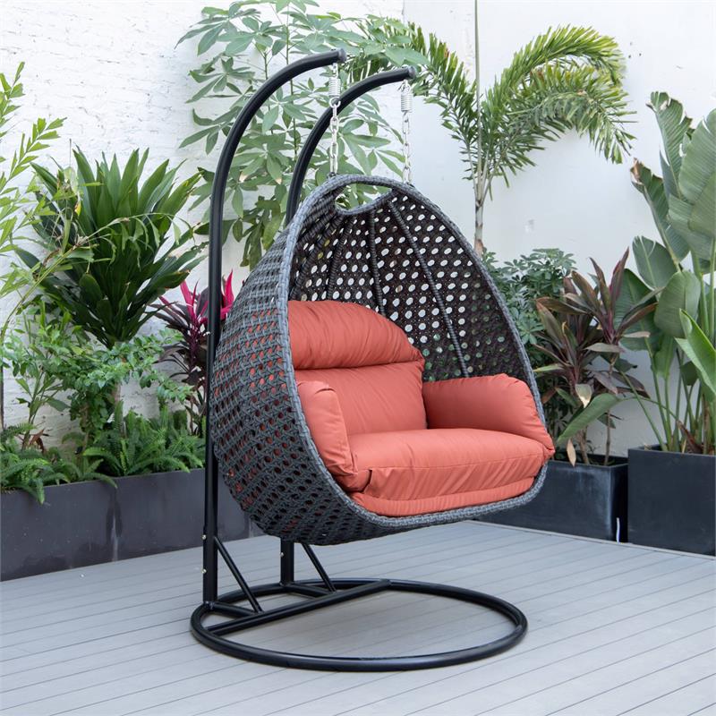 LeisureMod Mendoza Charcoal Wicker Patio Double Swing Chair in Cherry