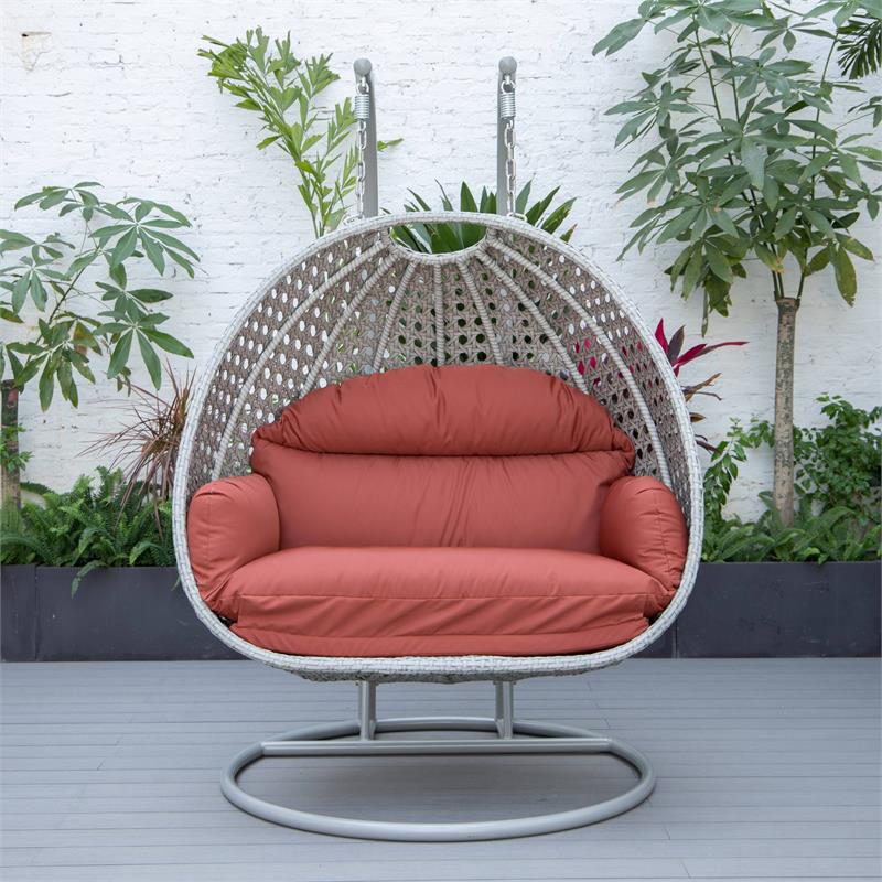 LeisureMod Mendoza Light Gray Wicker Patio Double Swing Chair in Cherry