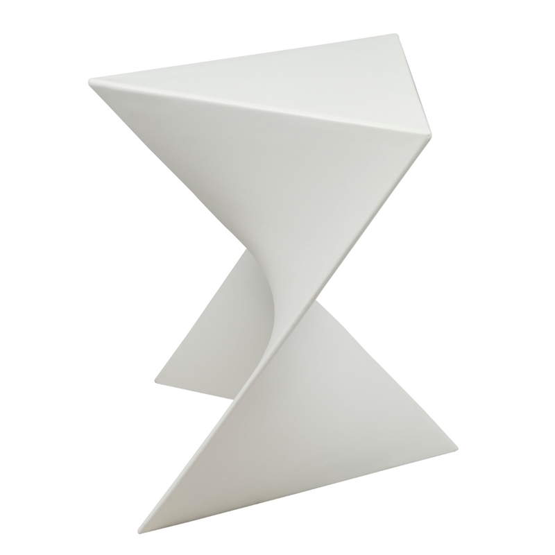 LeisureMod Randolph Modern Triangle End Table in White Set of 4