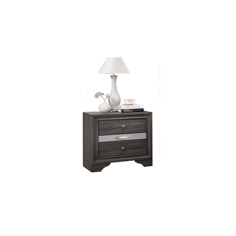 Matrix Traditional Style Queen 5 PC Storage Bedroom Set in Gray made with Wood