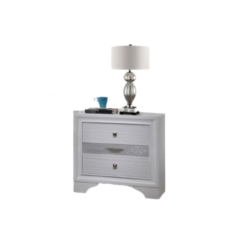 Matrix Traditional Style Queen 4 PC Storage Bedroom Set in White made with Wood