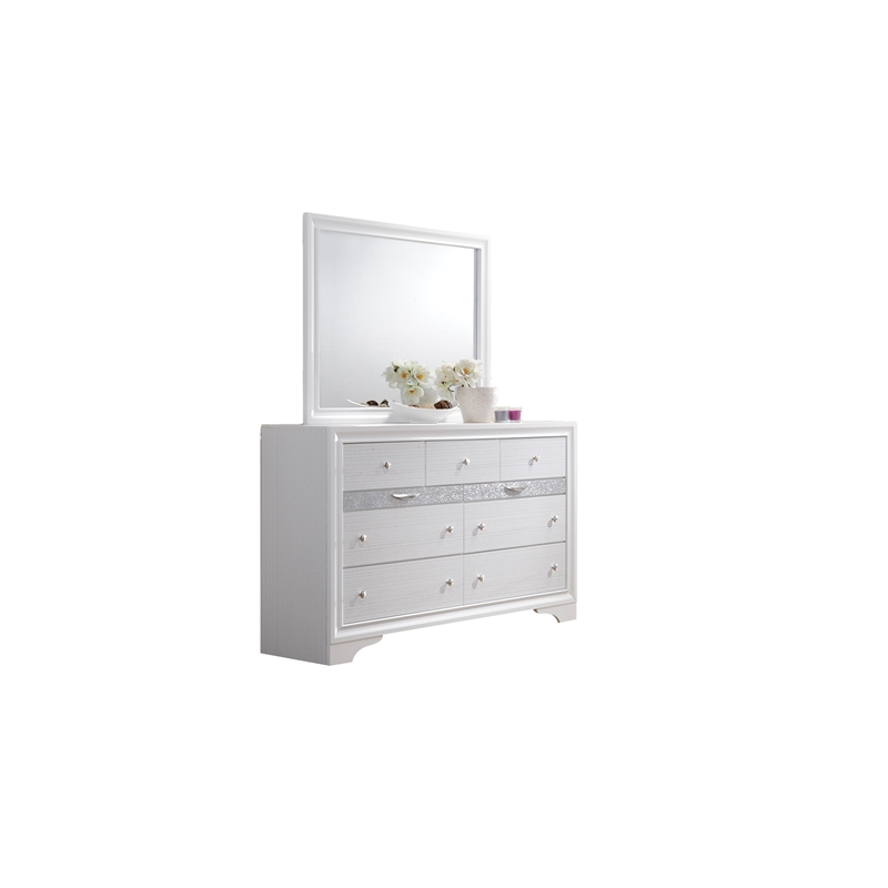 Matrix Traditional Style King 5 PC Storage Bedroom Set in White made with Wood
