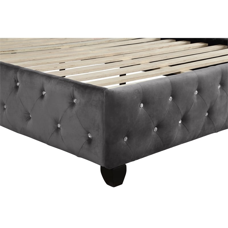 Sophia Queen 5 Pc Upholstery Bedroom Set Made With Wood in Gray