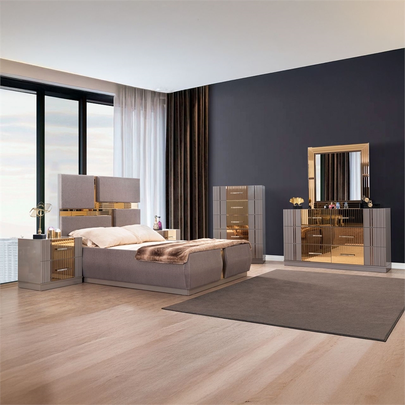 Lorenzo Queen 5 Pc Tufted Bedroom set made with Wood in River sand Gray