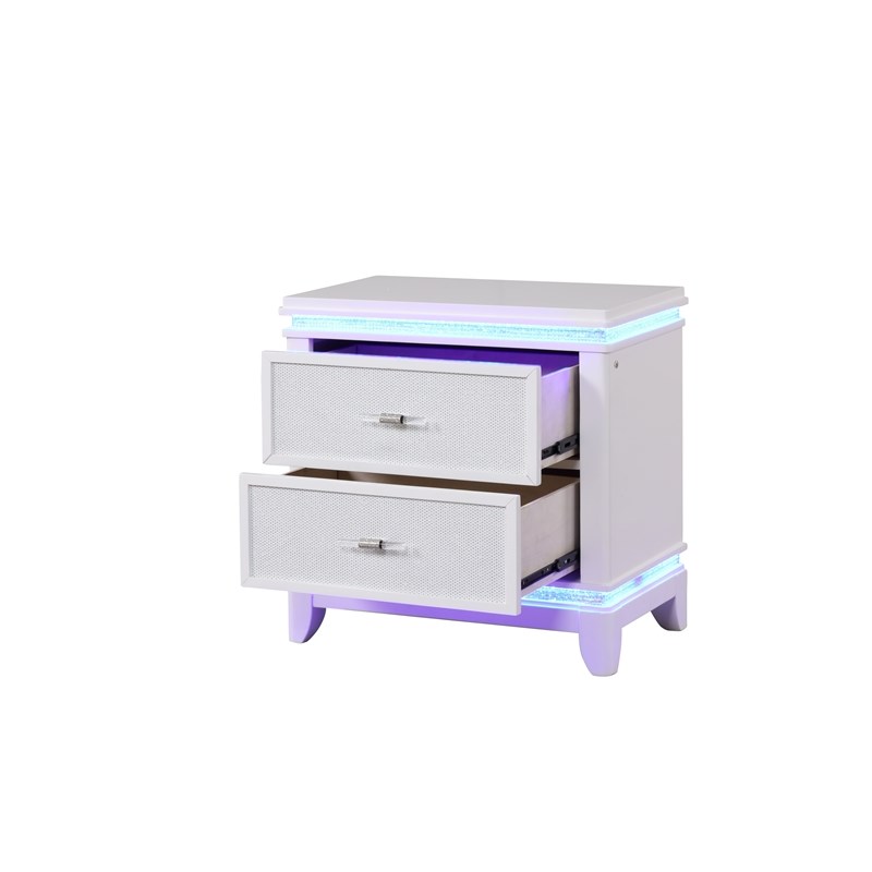 Modern Style Queen 5PC Bedroom Set Made with Wood in Milky White