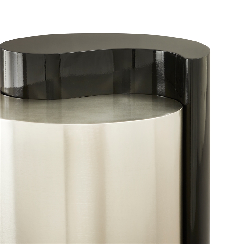 Ying Yang Modern Style End Table Made with Iron Sheet Frame in Black & Silver