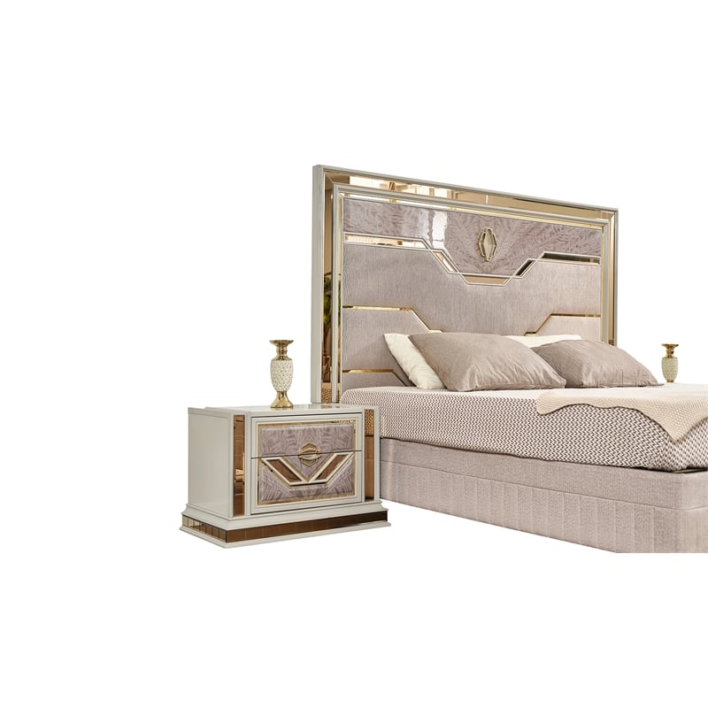 Omary Traditional Style Queen Size Bed with gold Accent made with Wood in Beige