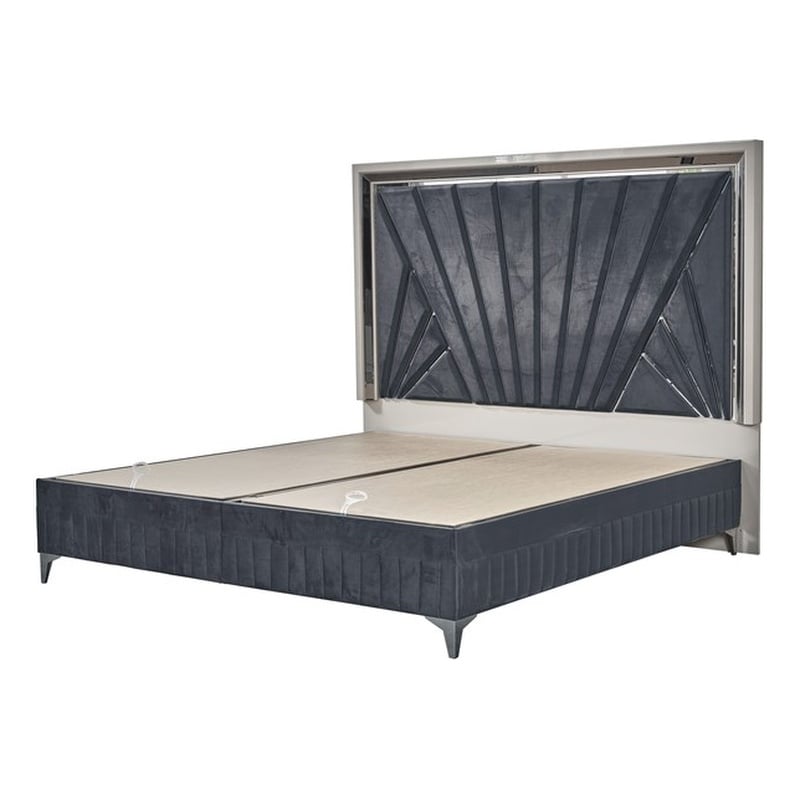 Lavita Contemporary Style Queen Size  Bed made with Wood in Black & Gold