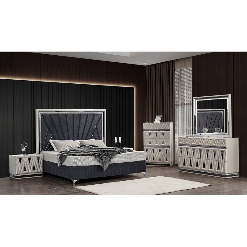 Lavita Contemporary Style Queen 5Pc Bedroom Set made with Wood in Black & Gold