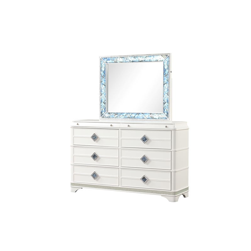 Laguna Modern Style Queen 4 PC Bedroom set made with Wood in White