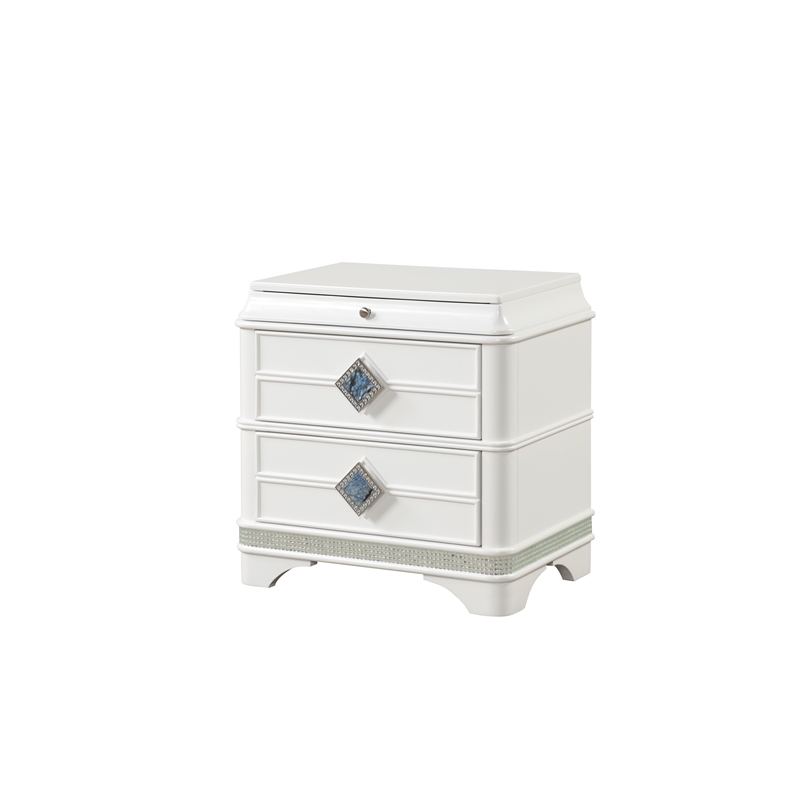 Laguna Modern Style King 4 PC Bedroom set made with Wood in White