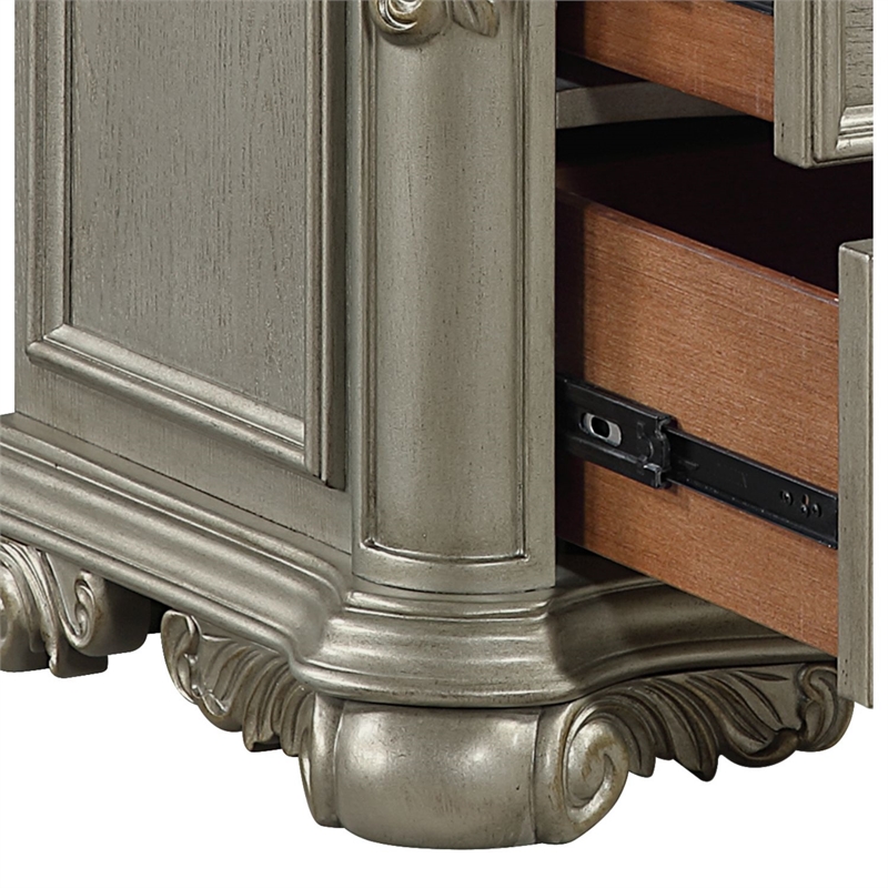 Bella Traditional Style 3-Drawer Nightstand Made with Wood in Champagne