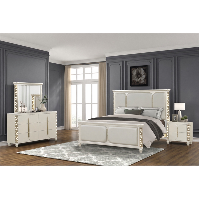 Cinderella Traditional Style 4 Pc Queen Bedroom Set with LED and Gold Accents