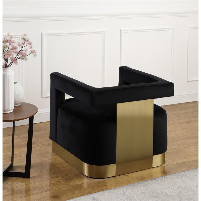 Meridian Furniture Armani 18.5