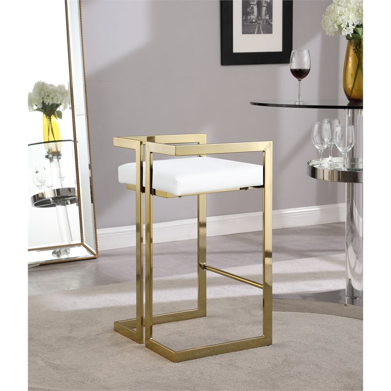 Meridian Furniture Ezra 27