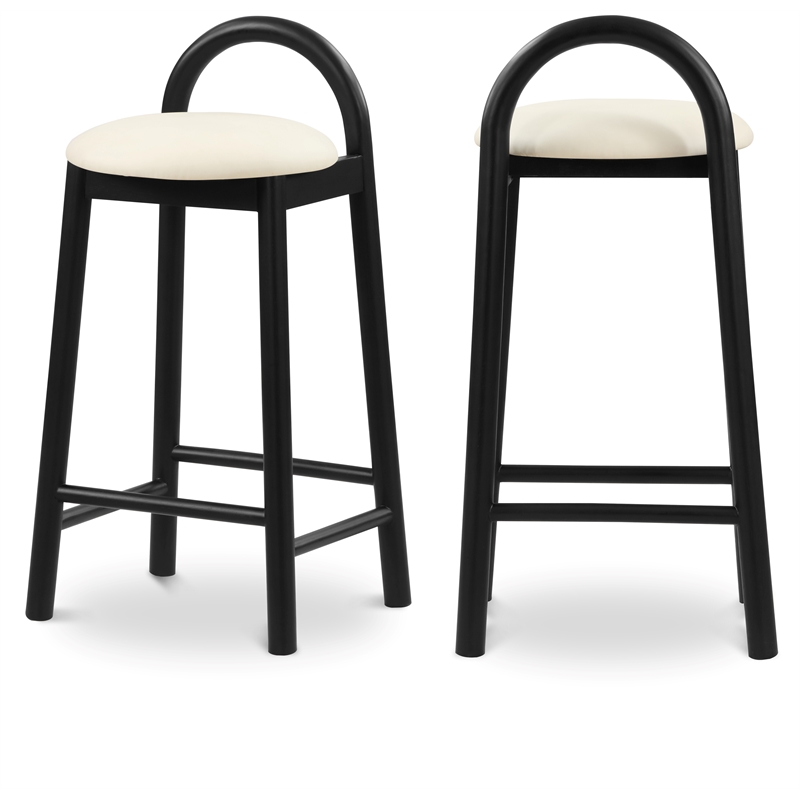 Meridian Furniture Calvin 27