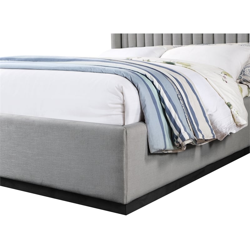 Meridian Furniture Logan Grey Linen Textured Fabric Full Bed