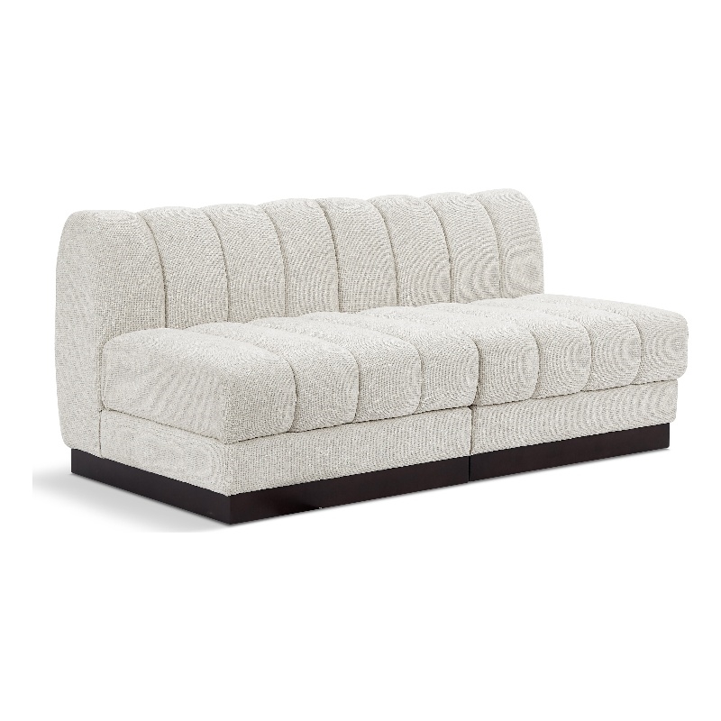Meridian Furniture Quinn 64